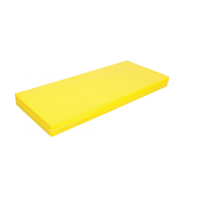 Żółty materac i leżanka 2w1 w rozmiarze 60 x 135 cm na drewnianej podłodze, widok z boku
