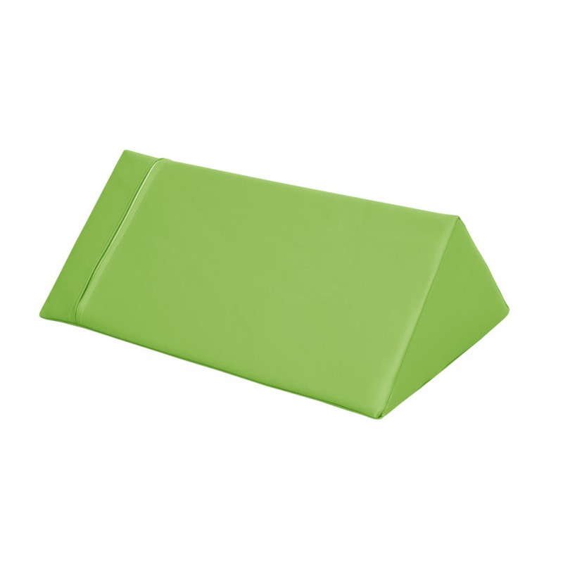 Zielony trójkąt średni 60 x 30 x 30 cm ustawiony pionowo, widok z boku i krawędzi dla porównania rozmiaru