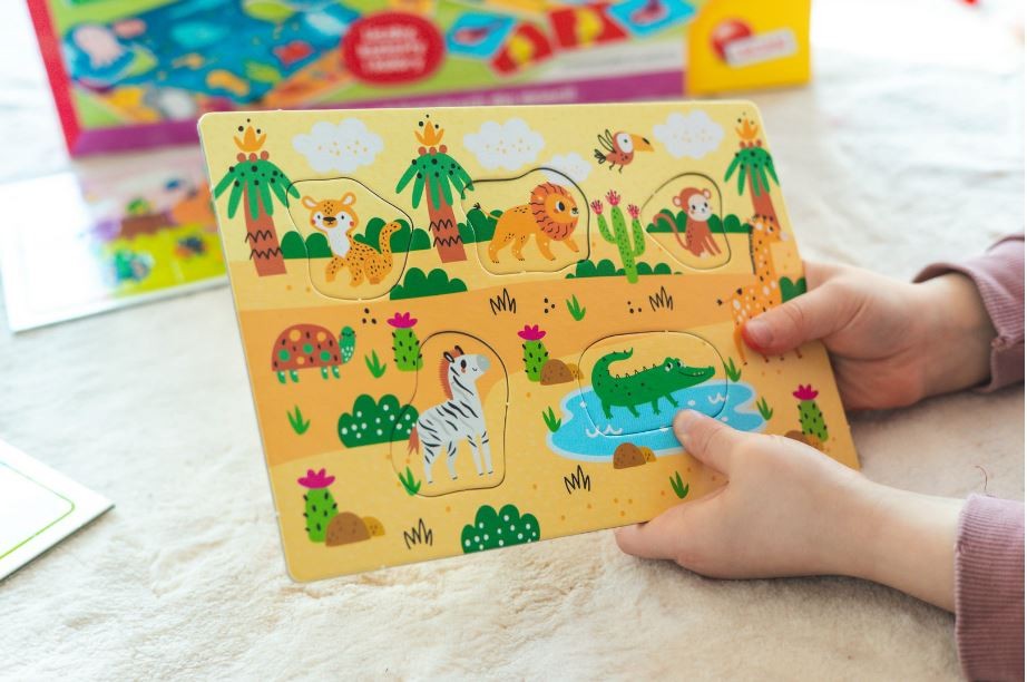 Zestaw Carotina Baby marki Lisciani z 60 edukacyjnymi grami dla najmłodszych