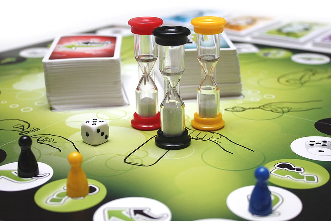 Gra Założysz się? TACTIC GAMES z zadaniami zręcznościowymi i umysłowymi