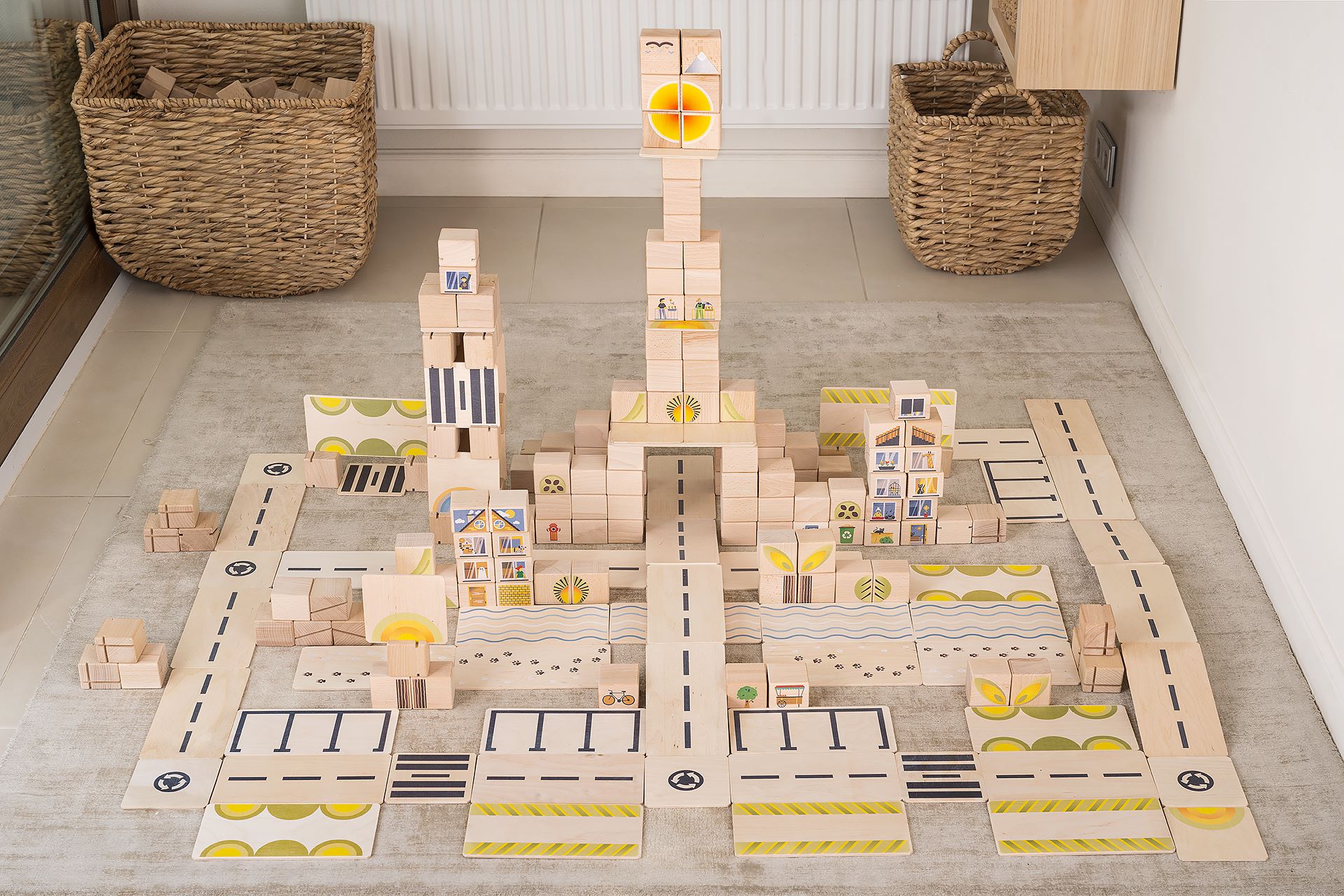 Elementy zestawu klocków SCHOOLSET 148 pcs w opakowaniu kartonowym