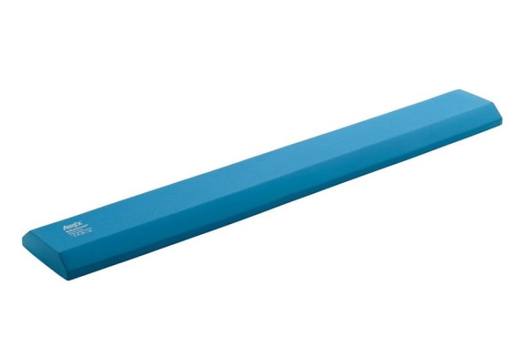 Zbliżenie na strukturę pianki równoważni Airex Balance-beam z naturalną spękaną powierzchnią