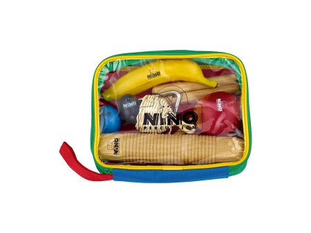 Instrumenty perkusyjne NINOSET4 ułożone obok nylonowej torby w wzór Harlekin