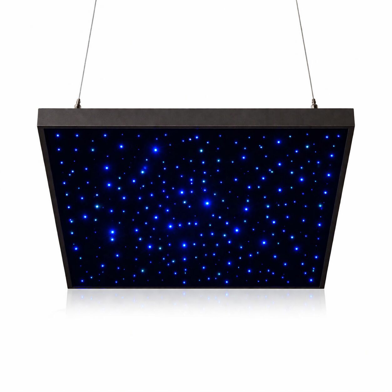 Panel światłowodowy LED RGBW 70×70 cm włączony — widok sufitowy pokazujący efekt gwiezdnego nieba i podświetlenia backlight