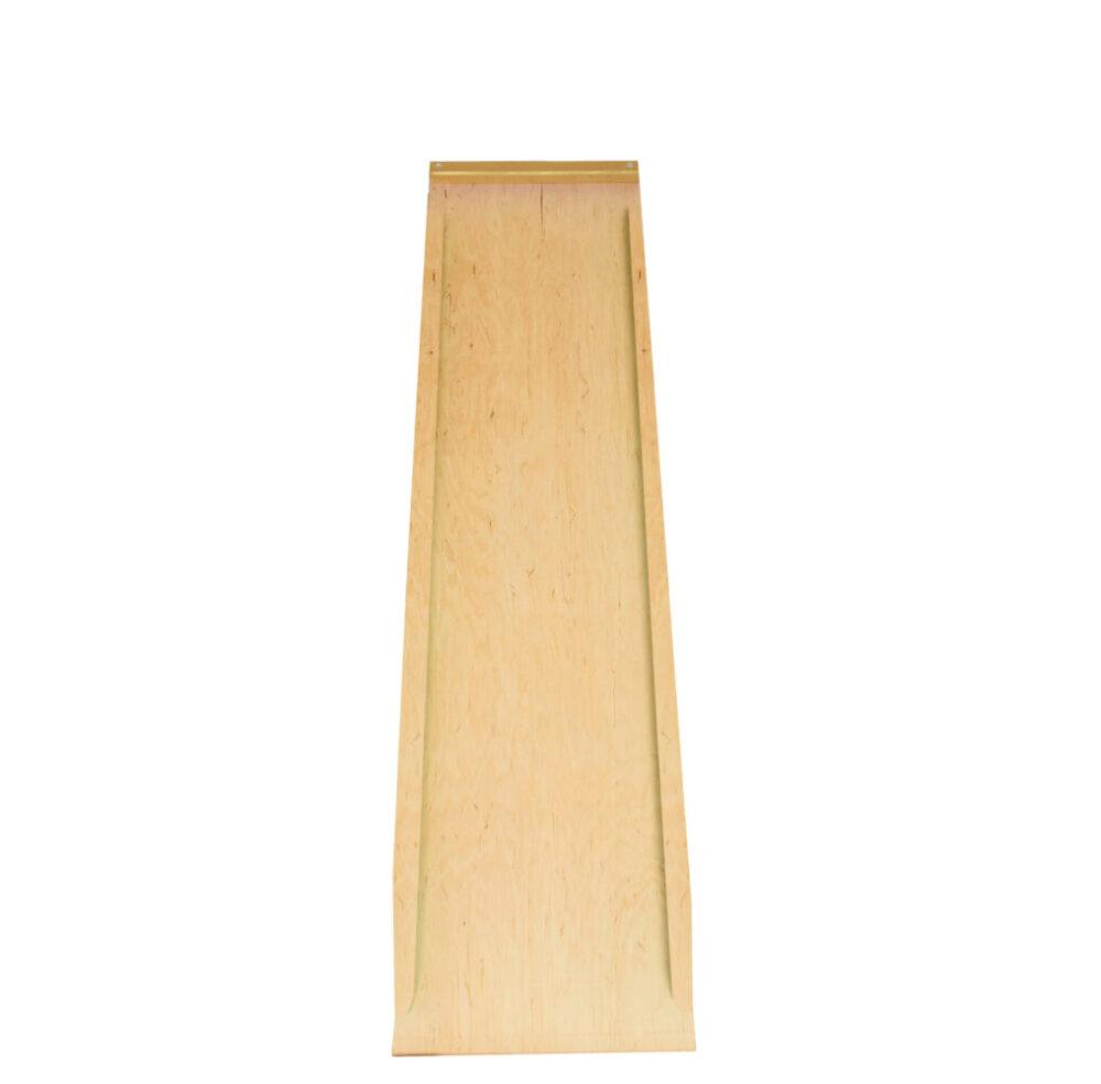 Perspektywa z góry zjeżdżalni Wood pokazująca długość 125 cm i szerokość 35 cm oraz wykończenie sklejką liściastą
