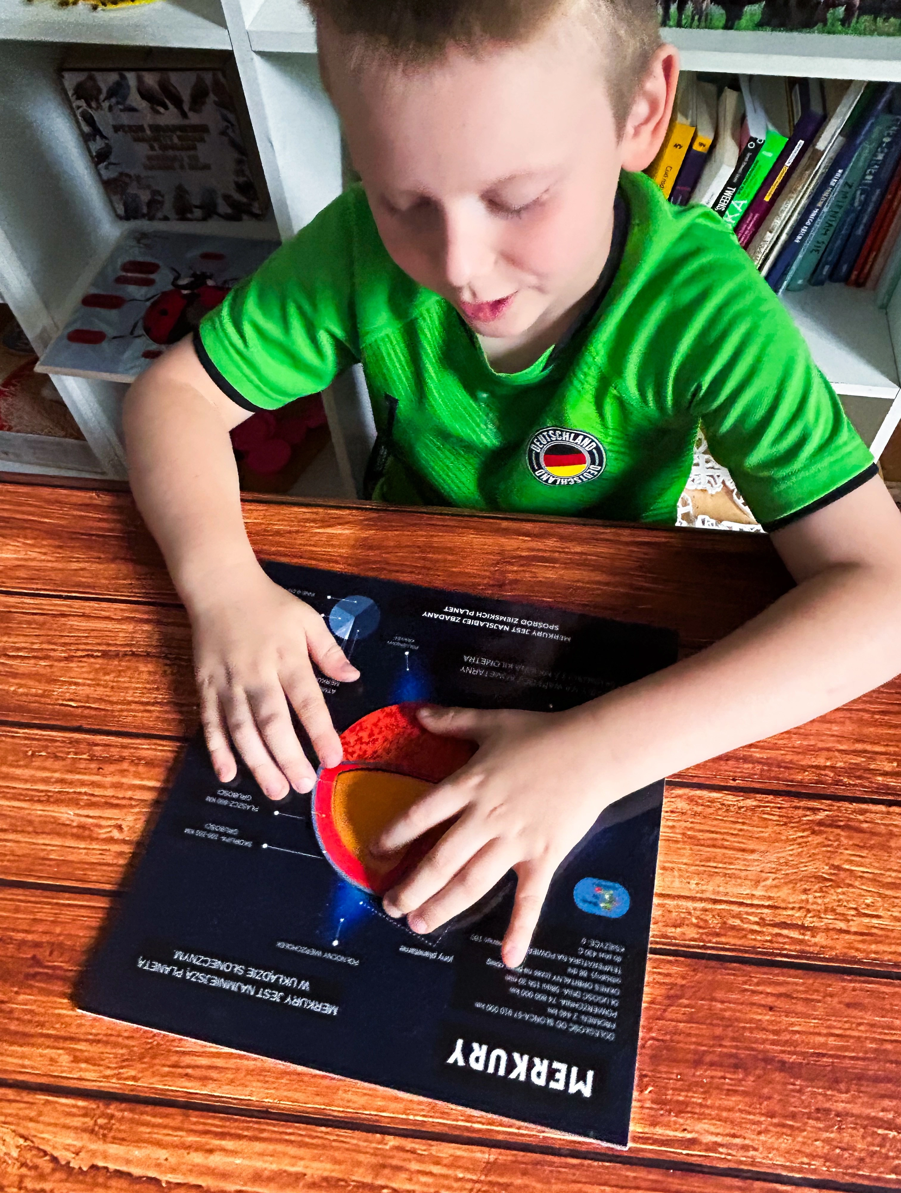 Układanka edukacyjna Merkury EDUBOBO z wyciąganymi elementami warstw planety