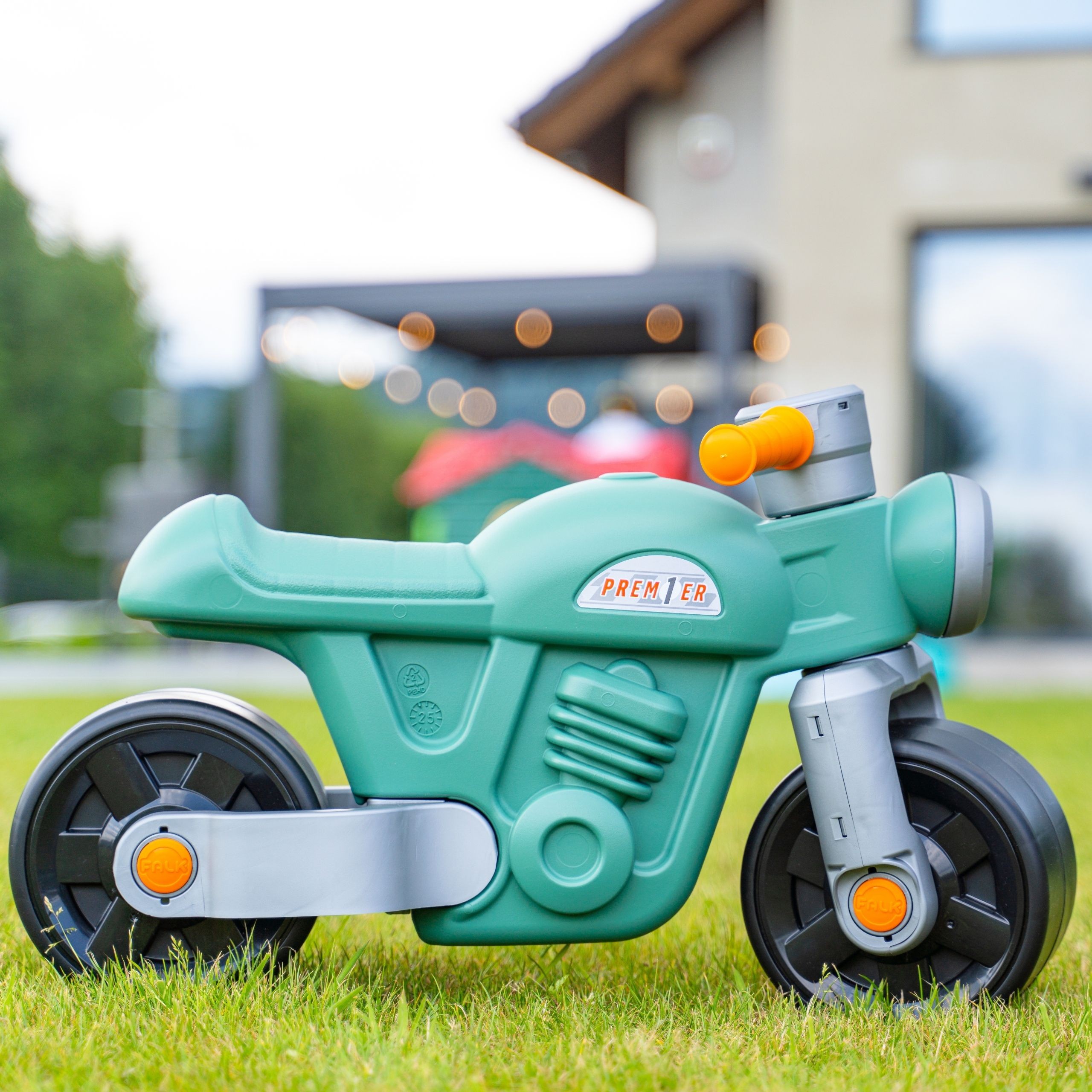 Zielony jeździk FALK Moto Premier z szerokimi kołami