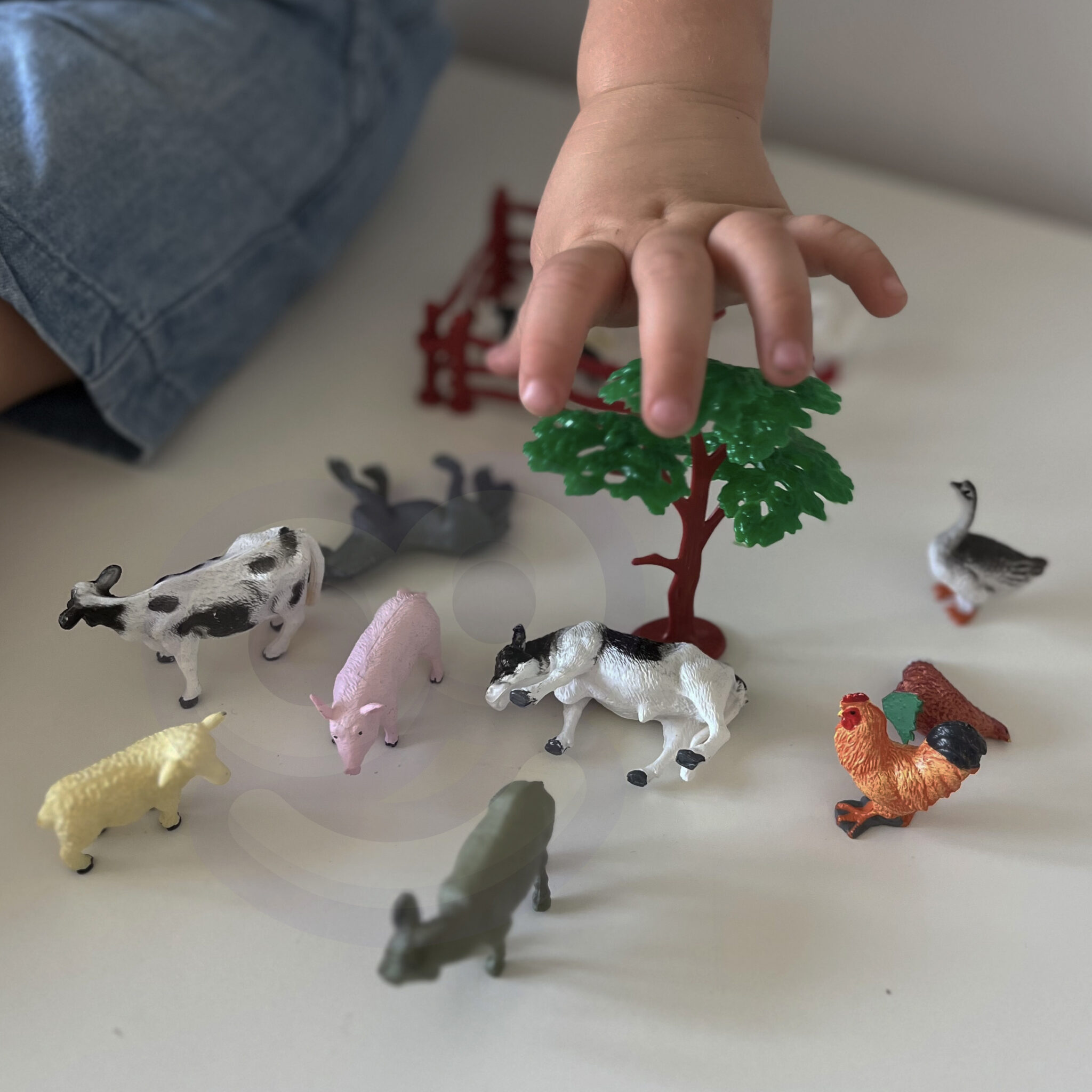 Praktyczny pojemnik XXL na figurki Farma WOOPIE ułatwiający przechowywanie