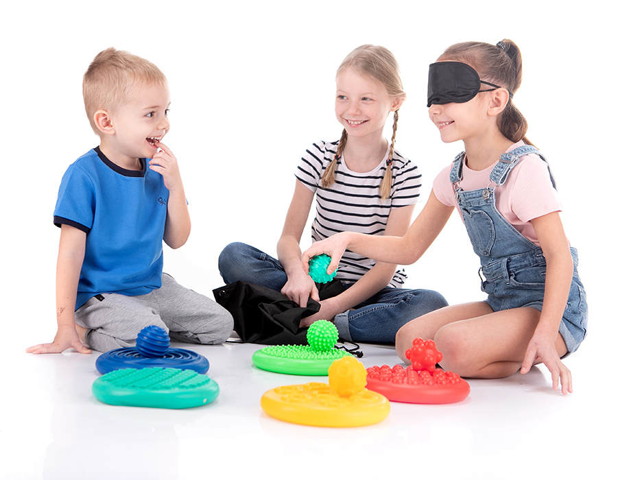 Zestaw Sensory Memory TULLO – pięć dysków 20 cm i pięć piłeczek 6 cm o różnych fakturach